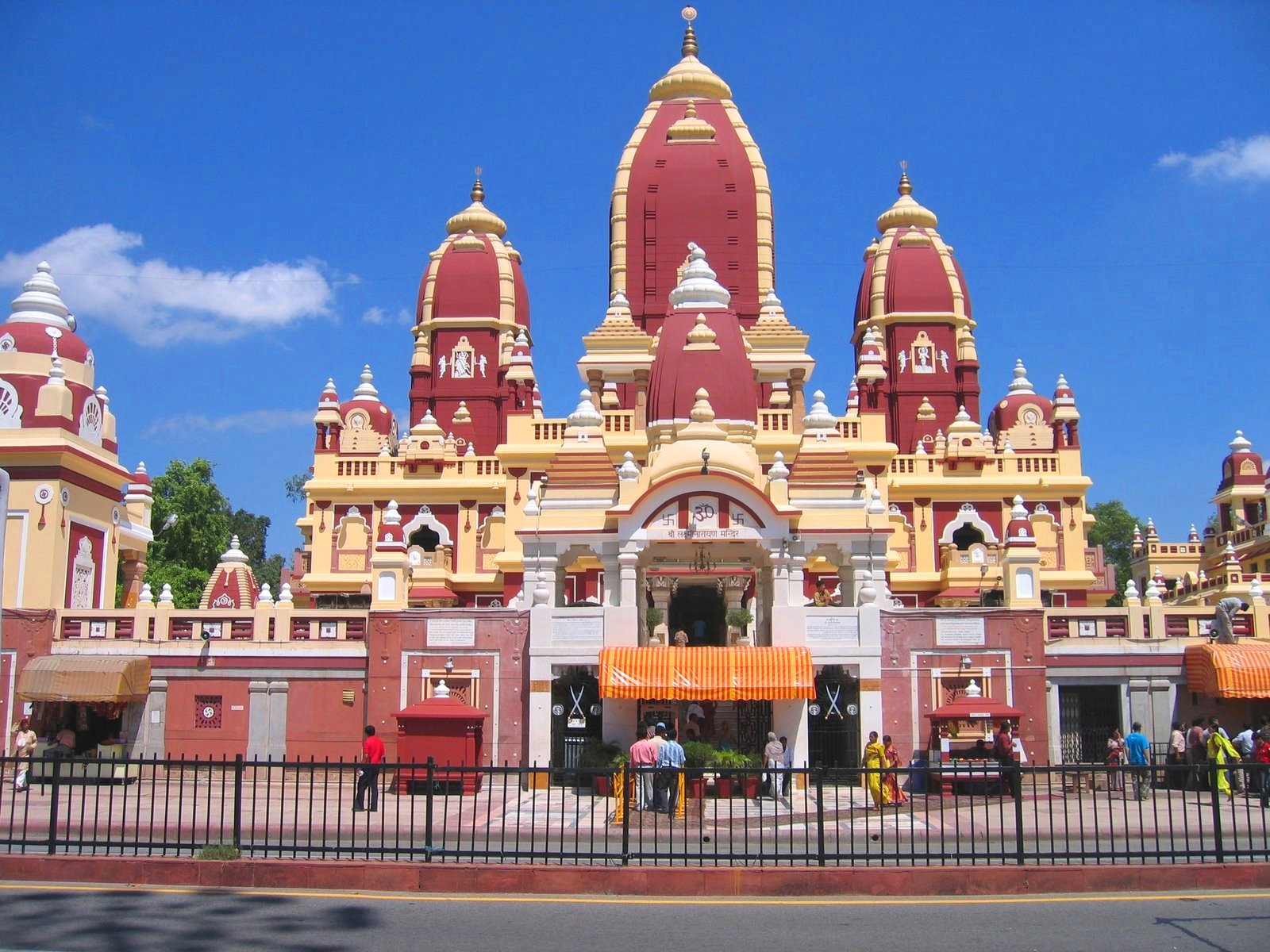 Image of the Week : Laxminarayan Temple Delhi | Travel with Darshik